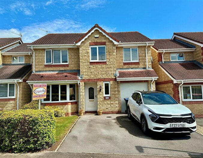 5 Bedroom Detached House For Sale In Oak Road, Chippenham, SN14
