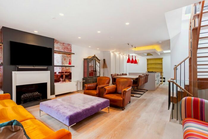 4 Bedroom Town House To Rent In Cornwall Mews South, South Kensington, SW7