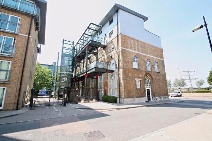 1 Bedroom Flat To Rent In Hopton Road, London, SE18