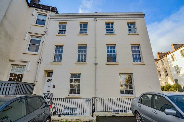 2 Bedroom Flat To Rent In Bystock Terrace, Exeter, EX4