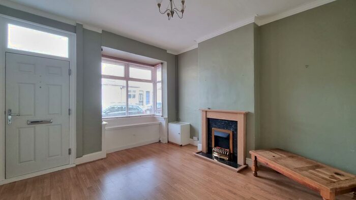 3 Bedroom House To Rent In South Road, Erdington, B23