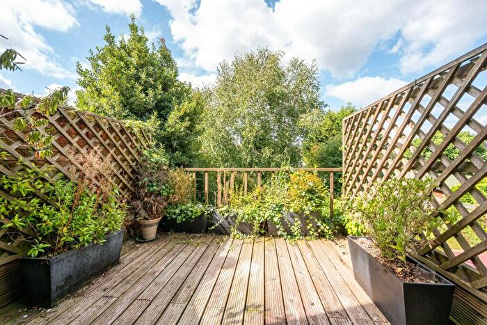 3 Bedroom Maisonette To Rent In Madrid Road, Barnes, London, SW13