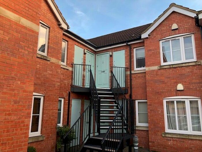 3 Bedroom Flat To Rent In Gate Lane, Wells, BA5