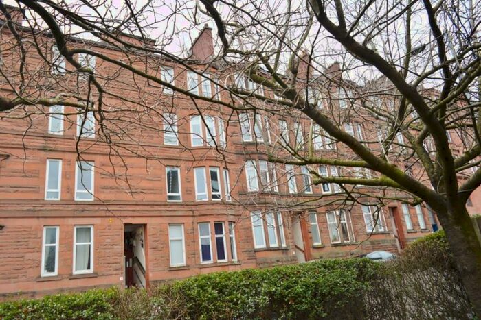 2 Bedroom Flat To Rent In Refurbished Bed U/F At Laurel Place, G11