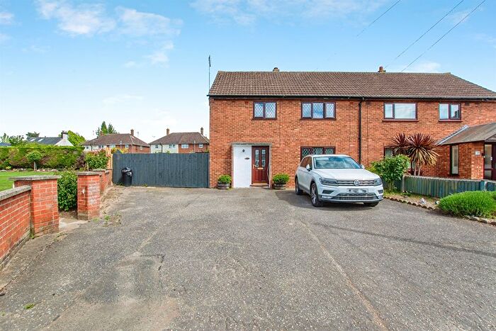 3 Bedroom Semi-Detached House For Sale In Queensway, Long Sutton, Spalding, PE12