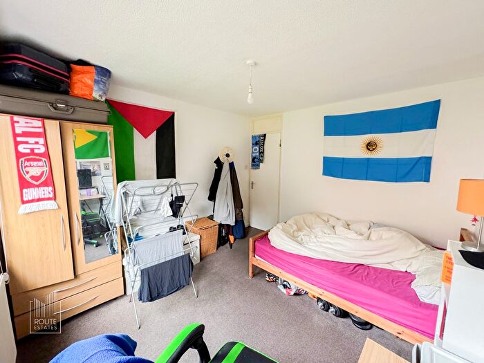 3 Bedroom Town House To Rent In Kirkland Walk, Hackney, E8