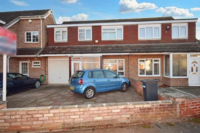 4 Bedroom Semi-Detached House To Rent In Trevino Drive, Leicester, LE4