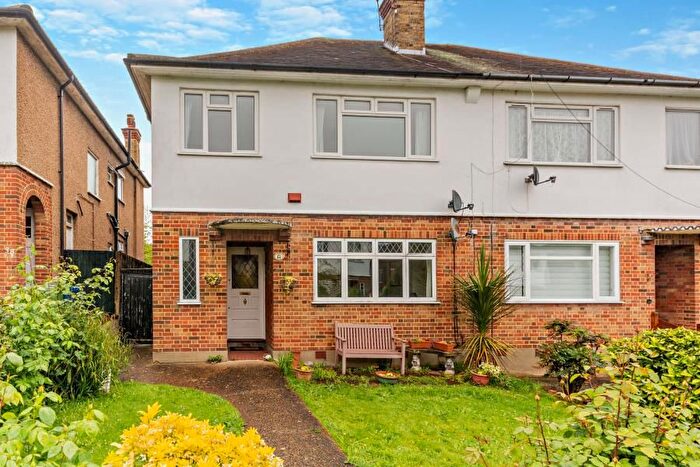 2 Bedroom Maisonette To Rent In Holwell Place, Pinner, HA5