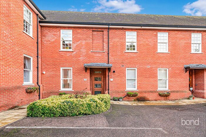 2 Bedroom Flat To Rent In Gay Bowers Road, Danbury, Chelmsford, CM3