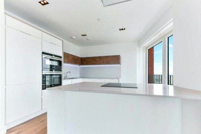 2 Bedroom Flat To Rent In Keybridge Tower, Exchange Gardens, Lambeth, London, SW8