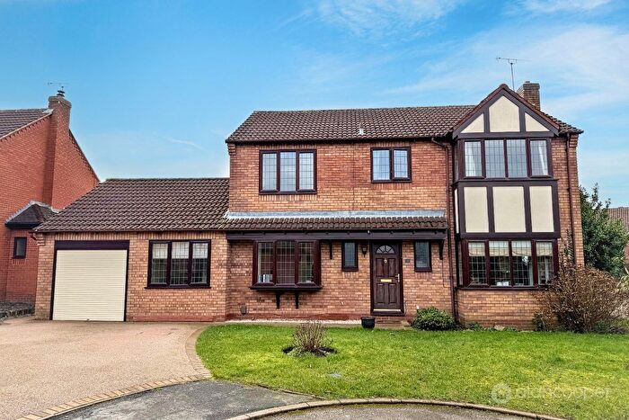 5 Bedroom Detached House For Sale In Chichester Close, St Nicolas Park, Nuneaton, CV11