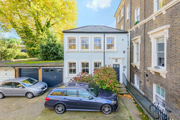 2 Bedroom Barn Conversion To Rent In South Lambeth Road, London, SW8