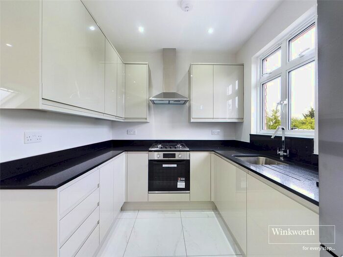 3 Bedroom Flat To Rent In Ravenscroft Avenue, Wembley, HA9