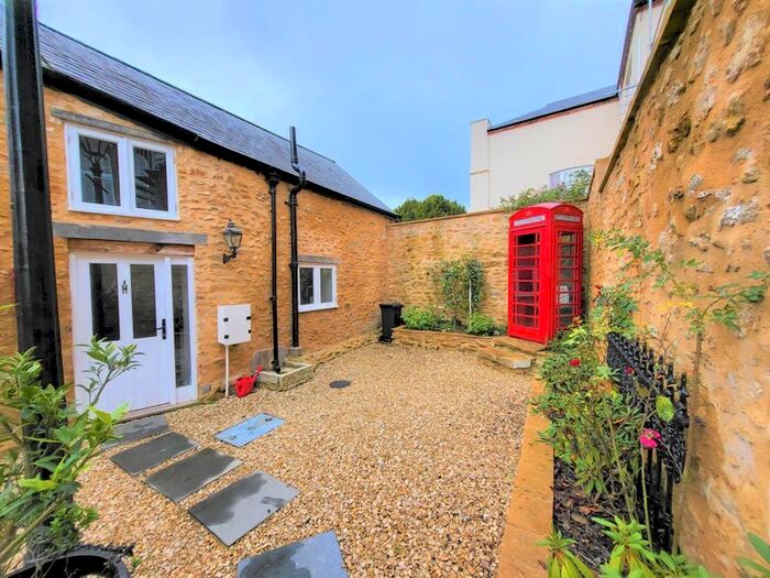 1 Bedroom Cottage To Rent In Abbey Street, Crewkerne, TA18