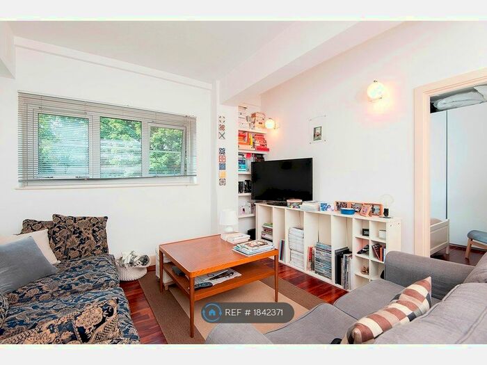 1 Bedroom Flat To Rent In Sunlight Square, London, E2