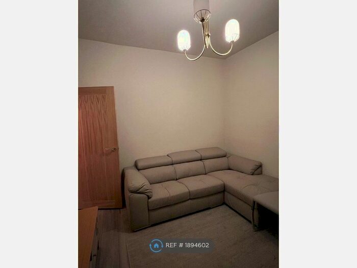 2 Bedroom Terraced House To Rent In Kingsford Street, Salford, M5