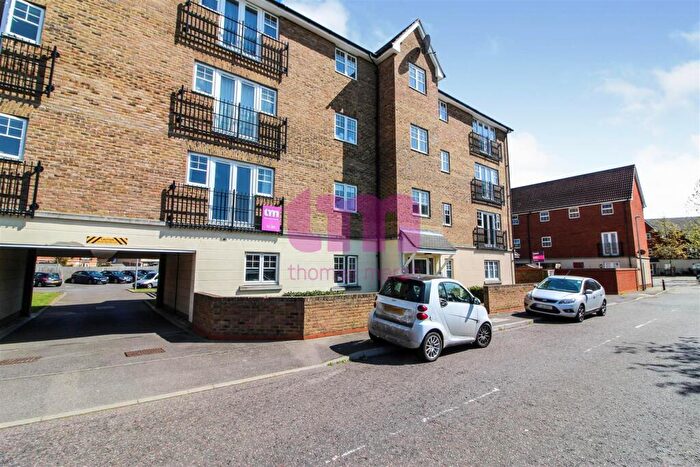 2 Bedroom Apartment For Sale In Caspian Close, Purfleet, RM19