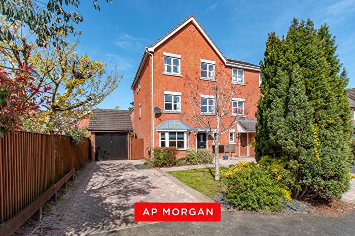 4 Bedroom Semi Detached House For Sale In Sedge Drive, Bromsgrove, Worcestershire, B61