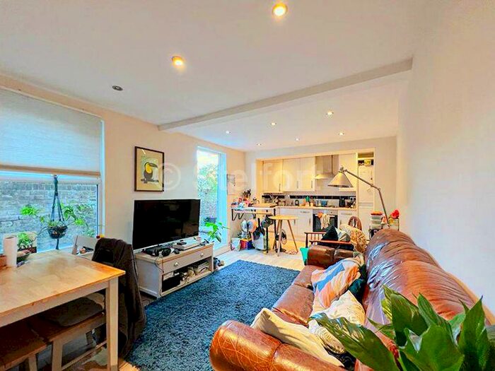 2 Bedroom Flat To Rent In Powerscroft Road, London, E5