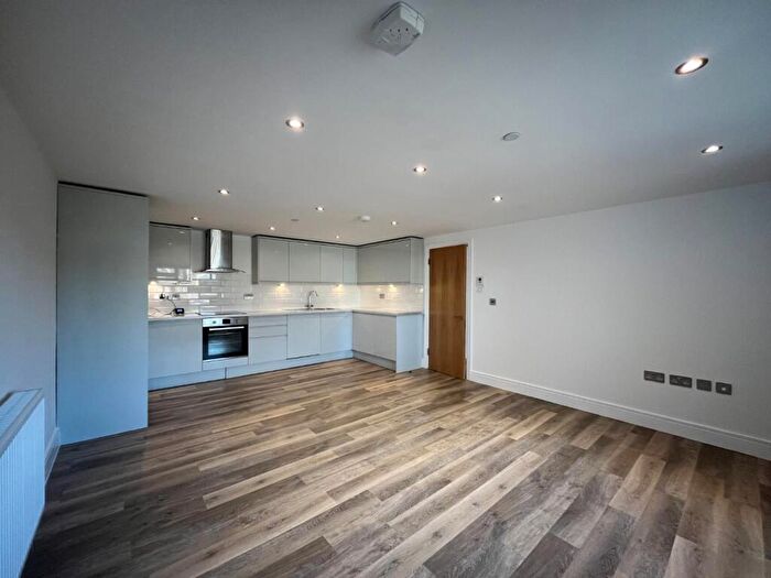 3 Bedroom Apartment To Rent In Charter Court, New Malden, KT3