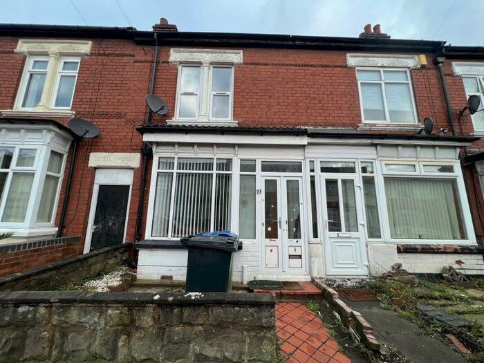 2 Bedroom House To Rent In Linden Road, Smethwick, B66