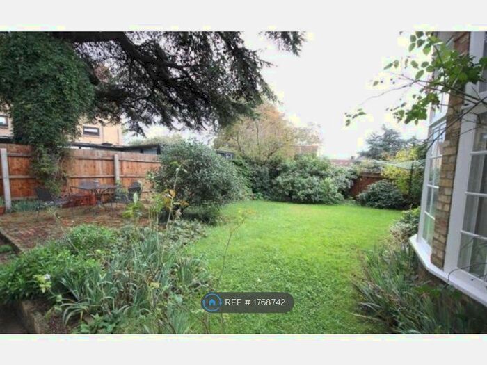 2 Bedroom Flat To Rent In High Street, Huntingdon, PE29