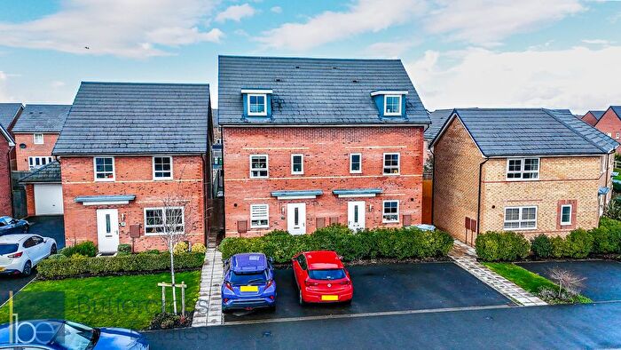 4 Bedroom Semi-Detached House For Sale In Phoenix Lane, Fernwood, NG24