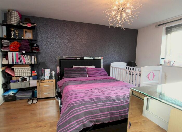 2 Bedroom Flat To Rent In Orton Grove, Enfield, EN1