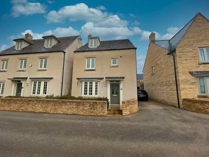 4 Bedroom Detached House To Rent In Gardner Way, Cirencester, GL7