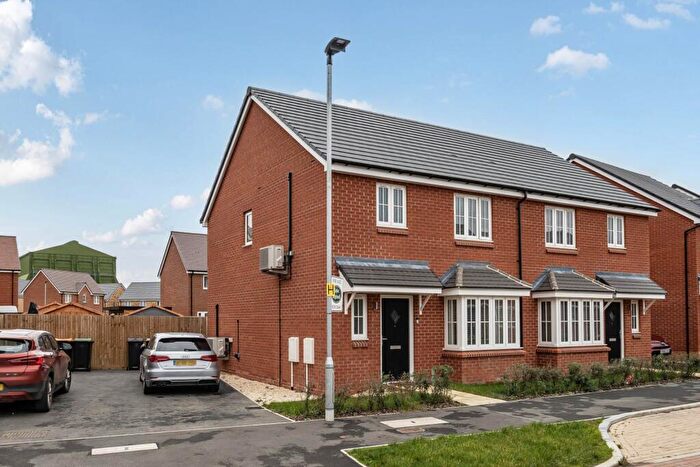 3 Bedroom Semi Detached House For Sale In Mason Road, New Cardington, MK42