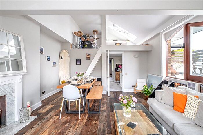 2 Bedroom Flat For Sale In Shooters Hill Road, London, SE3