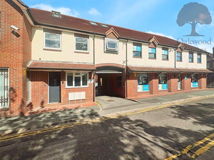 Studio To Rent In Summers Road, Burnham, SL1