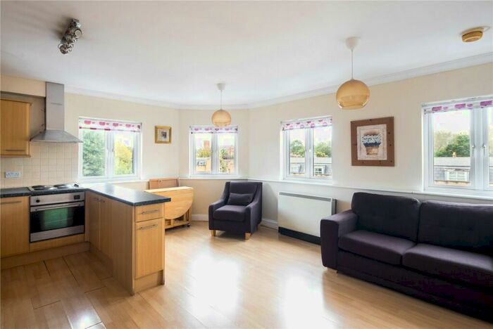 1 Bedroom Flat To Rent In Taverners Court, Grove Road, London, E3