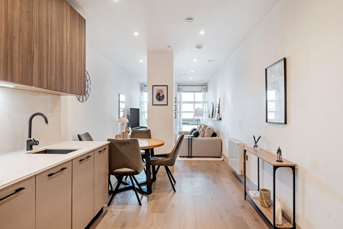 2 Bedroom Flat For Sale In Clapham Road, London, SW9