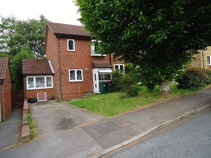 2 Bedroom Semi-Detached House For Sale In Wye Close, Crawley, RH11