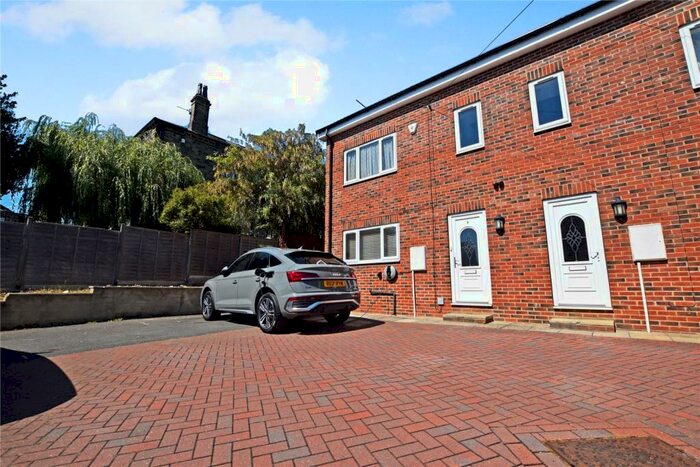 4 Bedroom Semi-Detached House To Rent In Hough End Close, Leeds, West Yorkshire, LS13