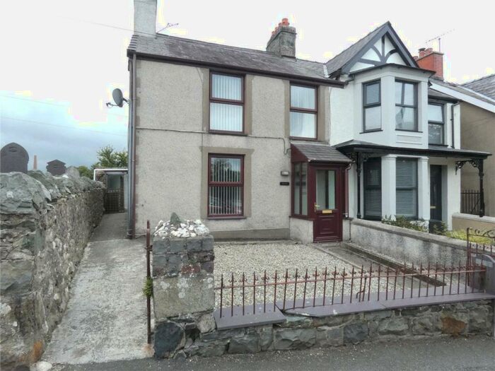 3 Bedroom Semi-Detached House To Rent In Caeathro, Caernarfon, Gwynedd, LL55