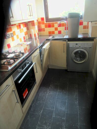 1 Bedroom Flat To Rent In Churchfields, London, E18