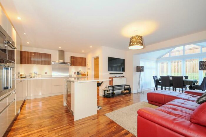 5 Bedroom Detached House To Rent In Holland Park Caterham, CR3