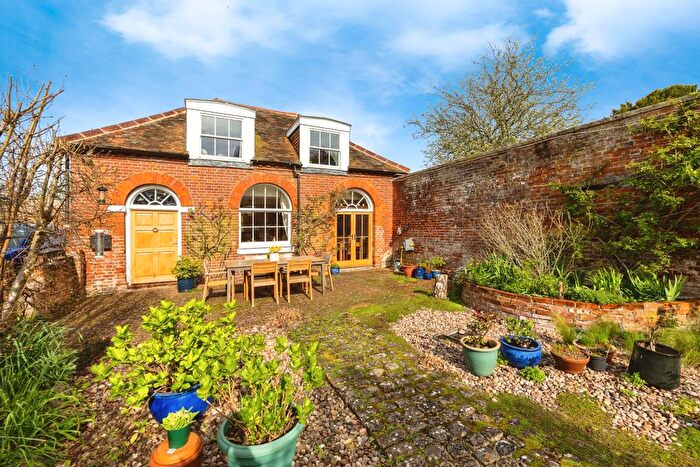 2 Bedroom Cottage For Sale In The Granary, Church Lane, Ashford, Kent, TN26