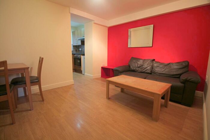 1 Bedroom Flat To Rent In Richmond Road, Roath, Cardiff, CF24