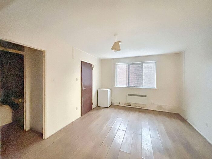 1 Bedroom Flat For Sale In Flat Willoughby Mews, Willoughby Lane, London, N17