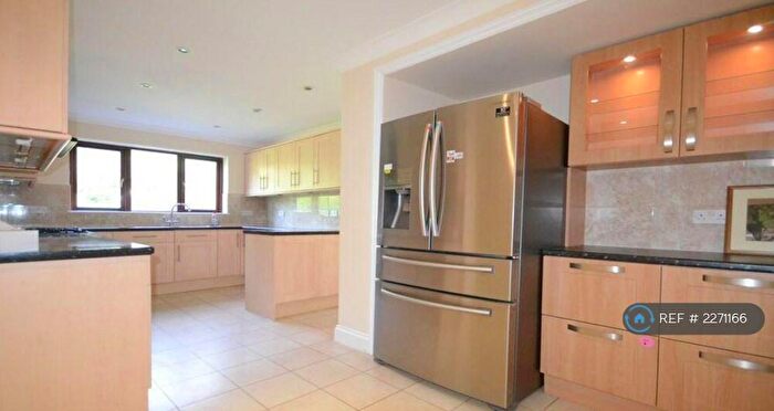 4 Bedroom Detached House To Rent In Fernbrook Road, Caversham, Reading, RG4