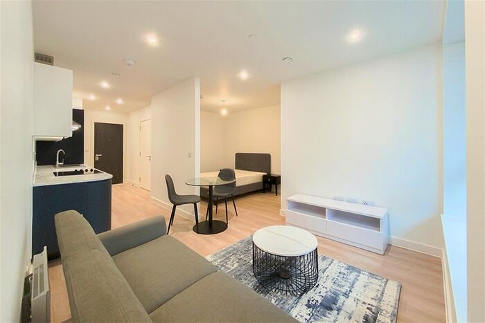 Studio To Rent In Exchange Point, Embankment West, M3