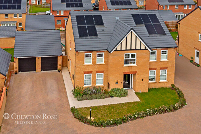 5 Bedroom Detached House For Sale In Field View, Eagle Farm South, MK17