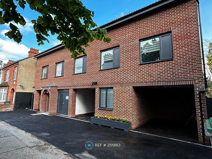 3 Bedroom Flat To Rent In Ramster House, London, SE20