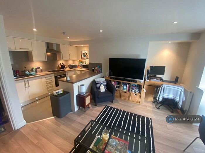 1 Bedroom Flat To Rent In Moorland Hall, Leeds, LS3