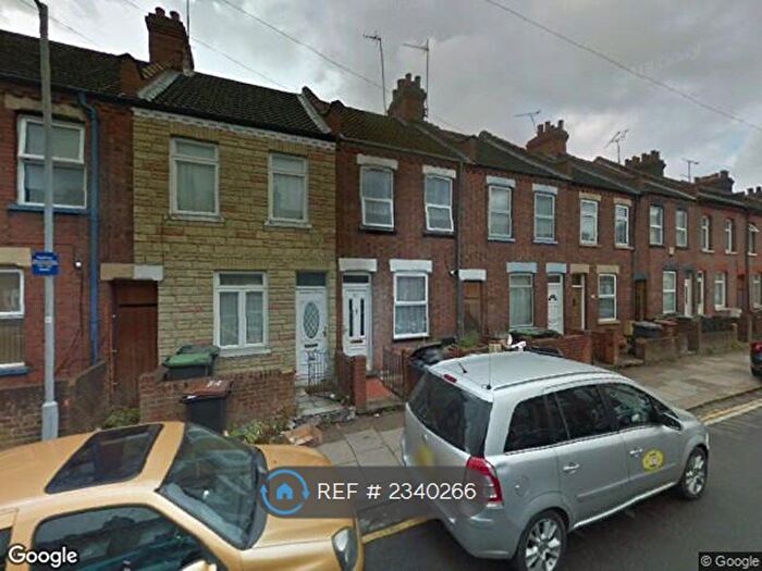 2 Bedroom Terraced House To Rent In Clifton Road, Luton, LU1