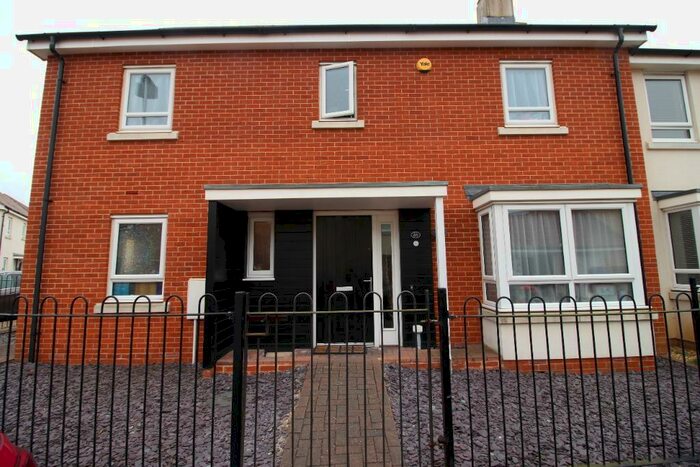 4 Bedroom Semi-Detached House To Rent In Jupiter Way, Biggleswade, SG18