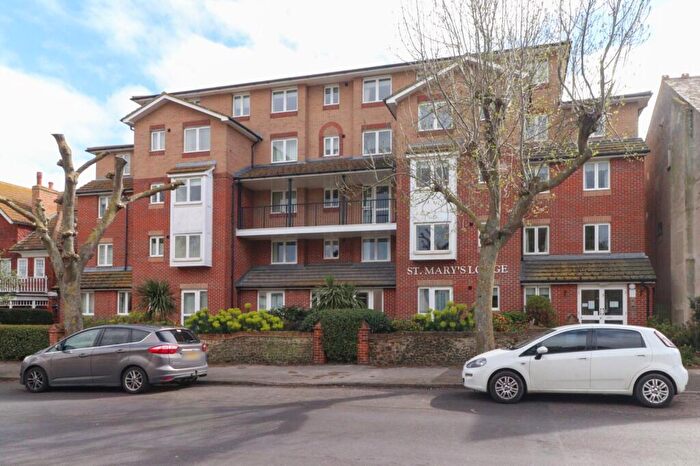 2 Bedroom Retirement Property For Sale In Beach Avenue, Birchington, Kent, CT7